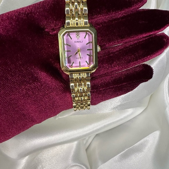 Presenting a @PatekPhilippe Nautilus ladies Panthers Gold and Purple Women\'s Watch